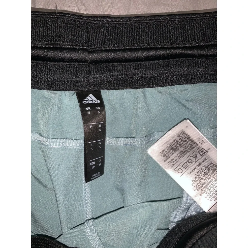 Adidas Aeroready Mens Training Shorts Sage Green Black Waistband Small